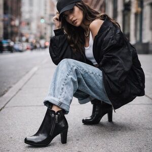 Rizzoli Black Streetwear Whimsigoth Leather Side Zip Heeled Ankle Boots Size 9.5